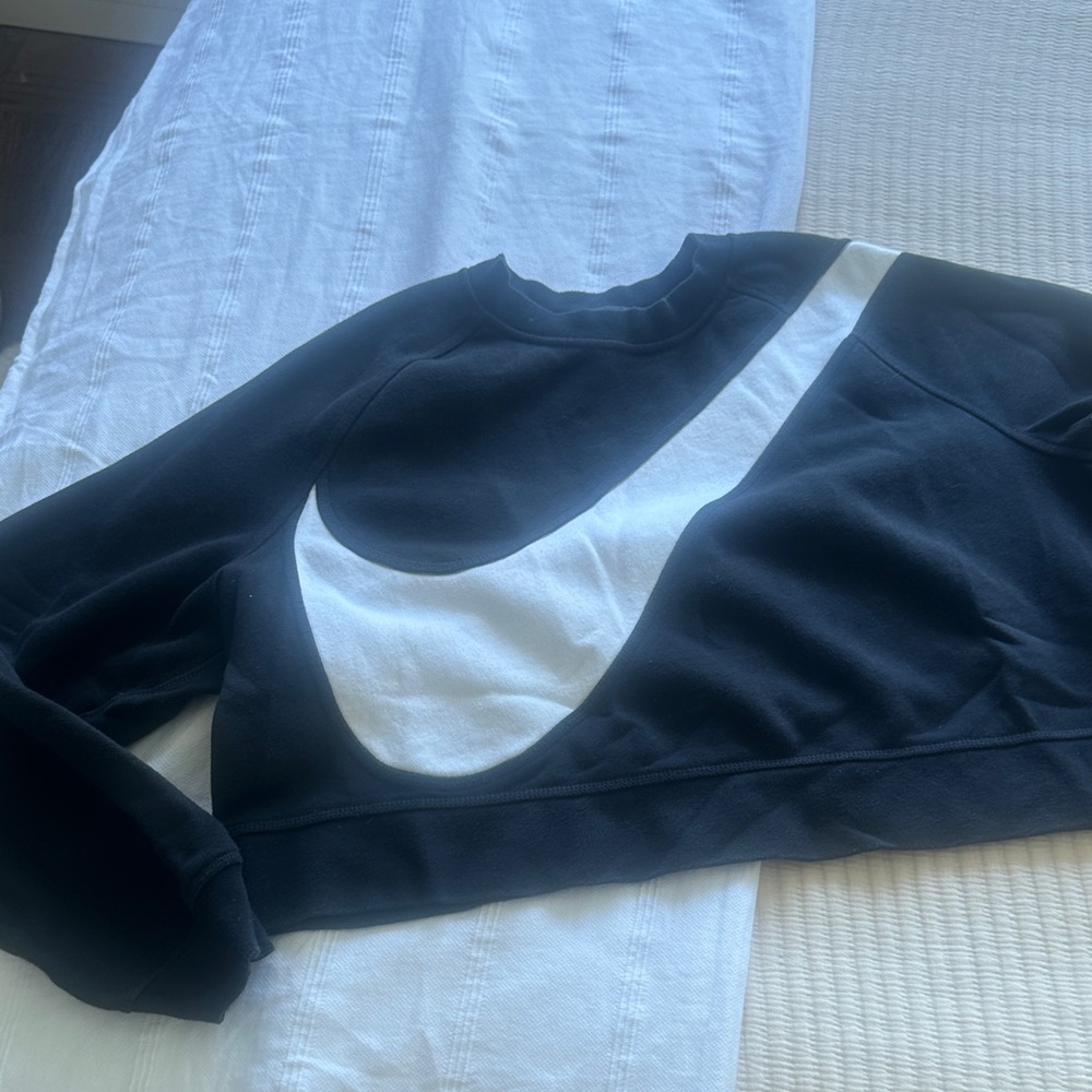 Nike Women's Black and White Crew Neck Sweater